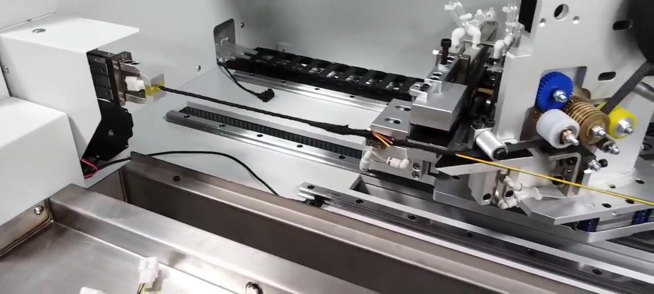 Automatische Klebebandwickelmaschine für mehrere Abschnitte – Präzises gleichzeitiges Wickeln