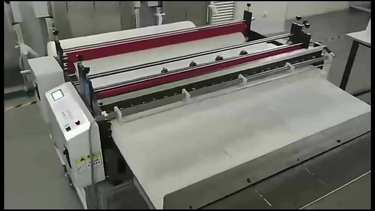 Computergesteuerte Querschneidemaschine für Papierbögen – Präzise und effizient