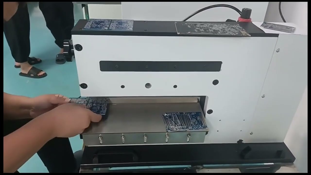 Schienen-Typ Online-Platten-Splitter für SMT AOI Produktionslinie - PCB Film Stanzmaschine