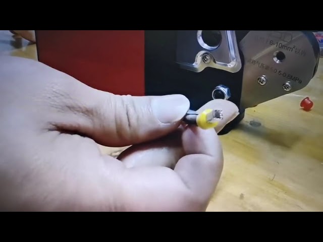 Pneumatische Rohrkabelschuh-Crimpmaschine T6-4 – Automatisiertes Crimpen für Kabelbäume