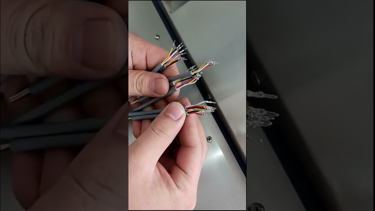 Hochgeschwindigkeits-Halbautomatik-Abisolier- und Crimpmaschine für mehradrige Kabel