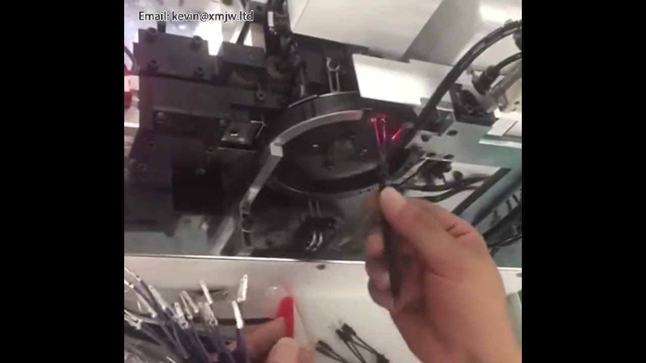 Halbautomatische Kabelbaum-Schrumpfschlauch-Einfädeldmaschine