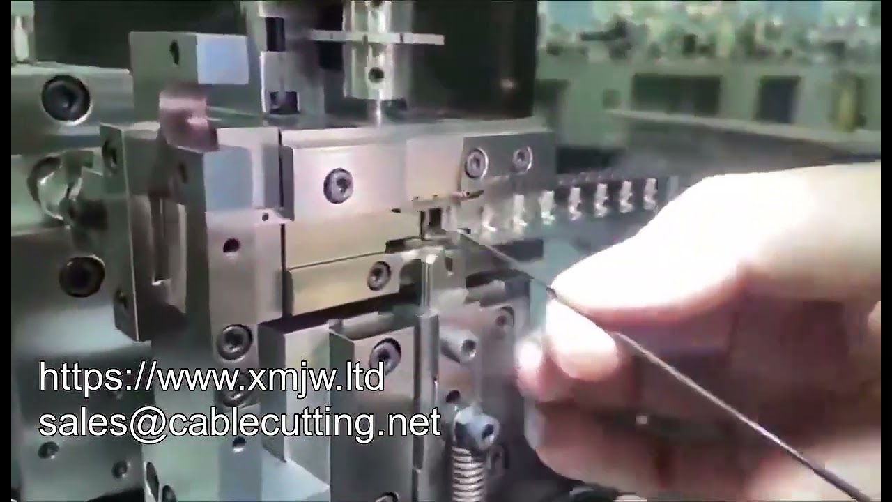 WPM ipex Crimpmaschine: Ipex-Stecker auf 113-Kabel crimpen