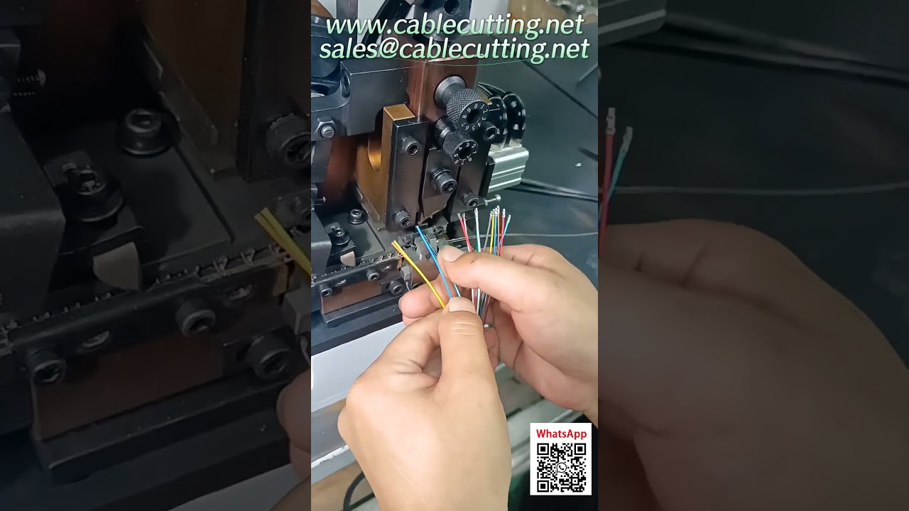 Automatische Abisolier- und Crimpmaschine – Kabelbearbeitung & Anschlussmontage