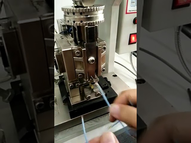 Verkaufsschlager: 4T Kabelendhülsen-Crimp-Maschine 220V/110V – Kabelsatz Kupferkabelschuh-Crimper