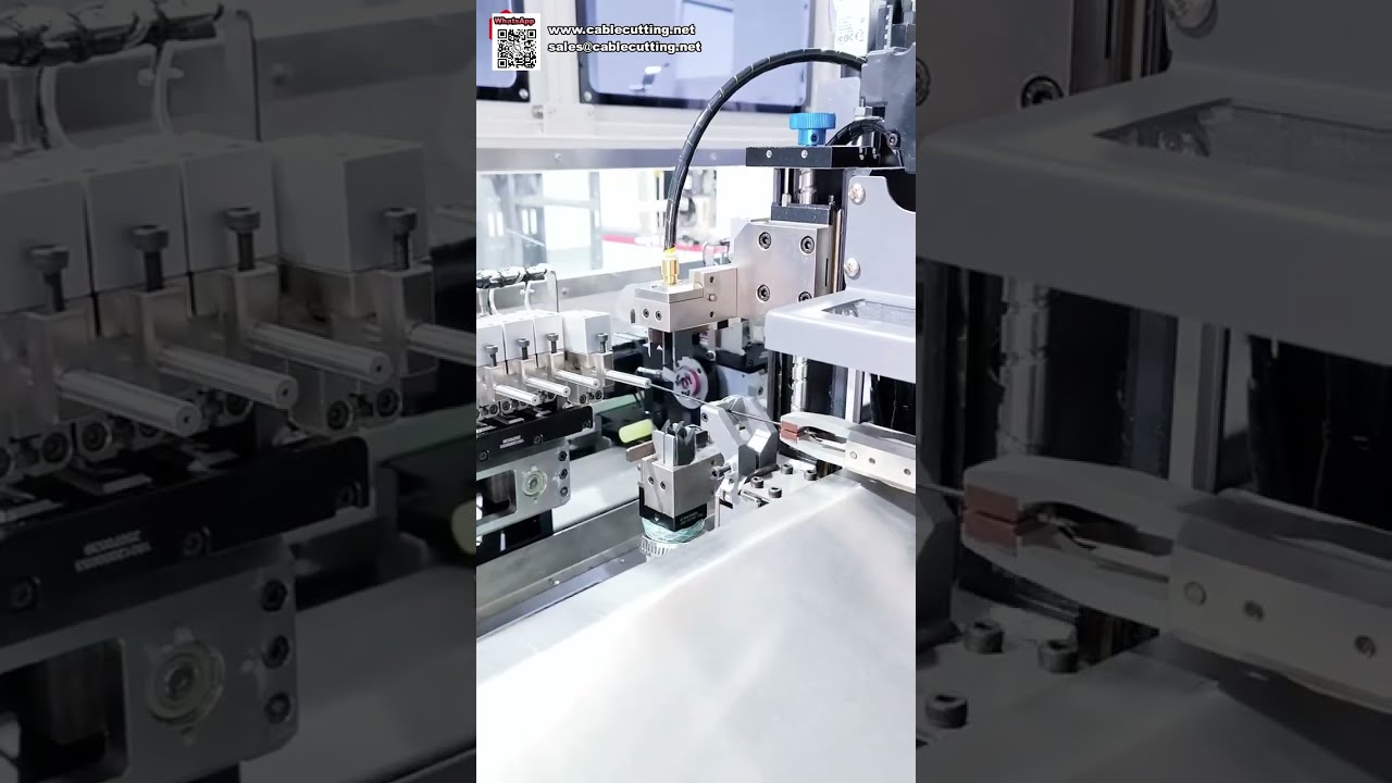 All-in-One-Maschine: Vollautomatisches Crimpen und Steckergehäuse-Einsetzen