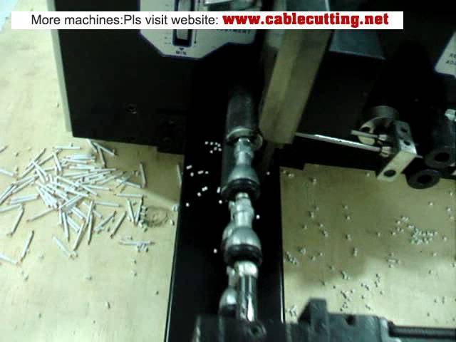 Automatische Abisolier-, Schneid- und Verdrehmaschine WPM-09T für 0,3 mm² Litze – kürzeste Länge 30 mm