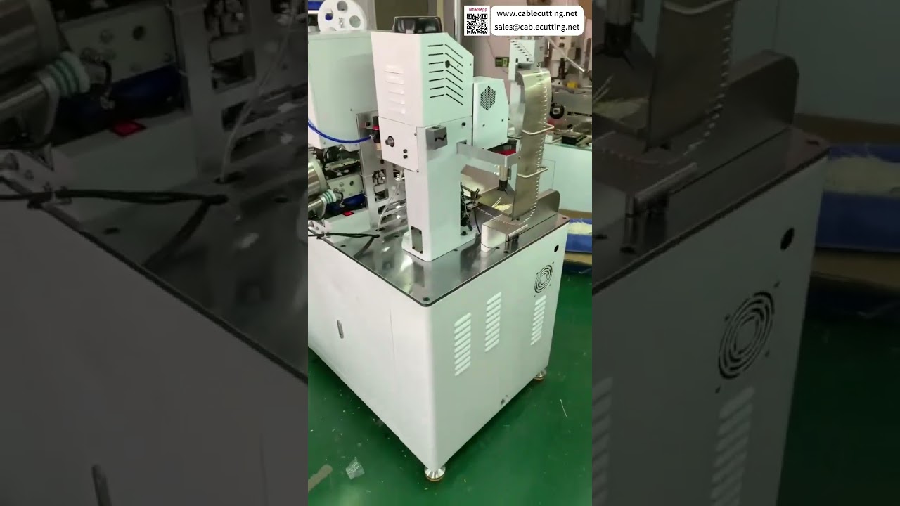 Automatisiertes Crimp- und Stecksystem für wasserdichte Stecker – Kurzversion für die Fertigungsstraße