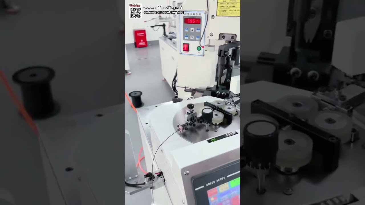 Hochkompatible Rohrkabel-Crimpmaschine: Optimale Effizienz für die Kabelbaumverarbeitung