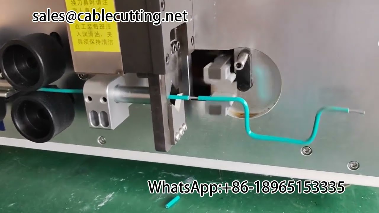 Automatische CNC-Biege- und Abisolieranlage #Kabelverarbeitung #Abisolierautomat #Biegemaschine
