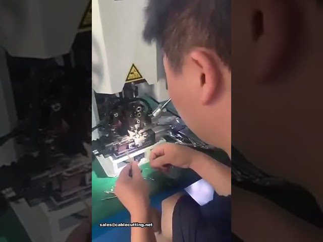Hochgeschwindigkeits-Draht-Cut-Strip-Crimp-Maschine – Automatisierte Kabelverarbeitung