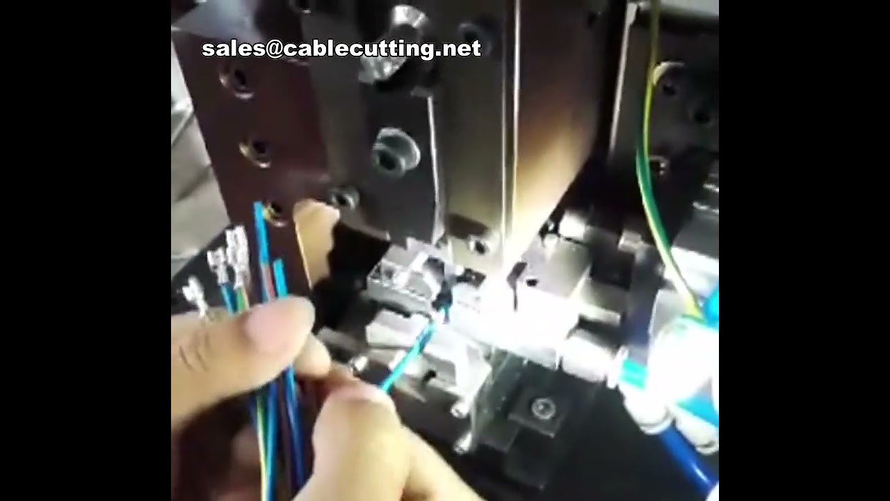 Horizontale pneumatische Abisolier- und Crimpmaschine für DC/AC-Anschlüsse & mehradrige Kabel