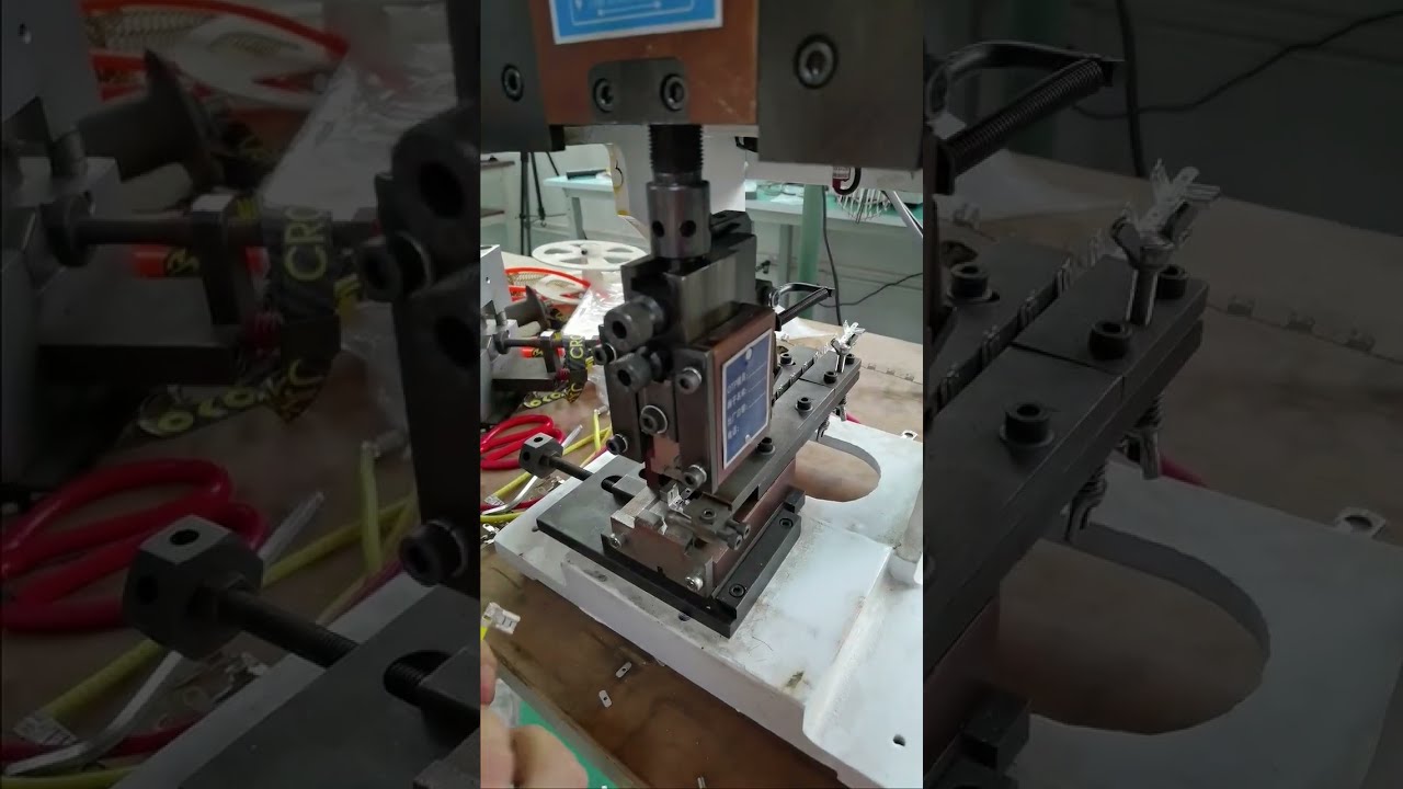 2T Terminalpresse mit Fahnenform – Präzises Crimpen von Flaggenkabelschuhen #Maschine #Kabelabisolierer
