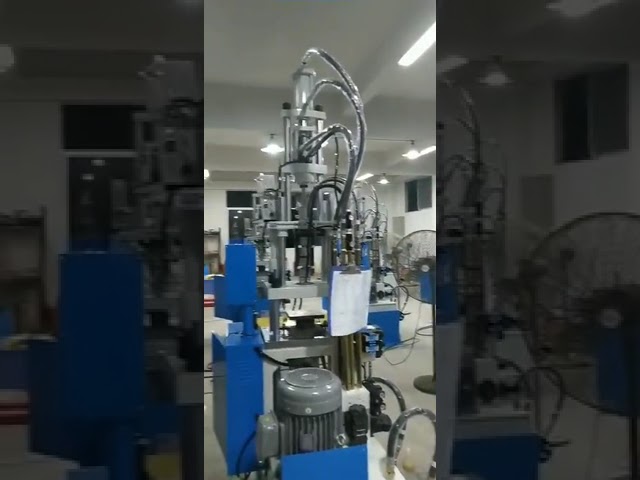 20T Niederdruck-Vertikal-Spritzgießmaschine für PVC-Kabel – Effiziente Kunststoffverarbeitung