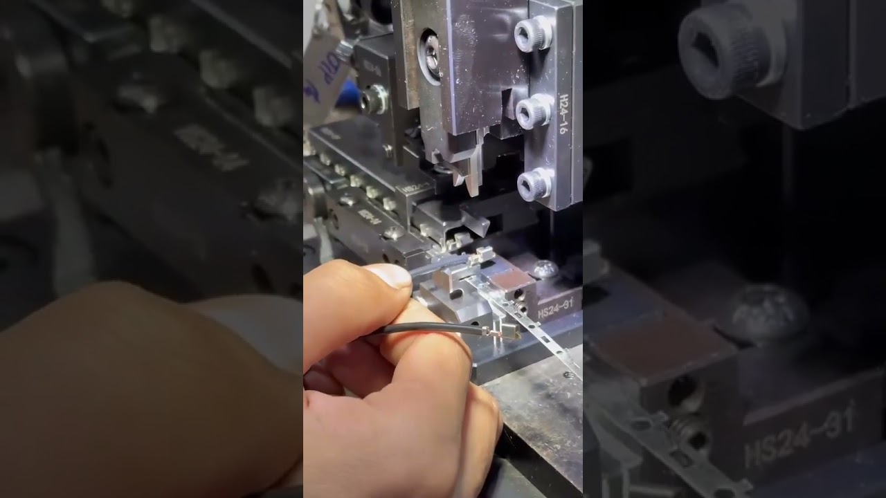 Koreanischer mechanisch-pneumatischer Terminal-Applikator (horizontal/vertikal) – 30 mm Hub, phosphatiert & geschwärzt