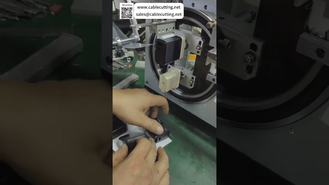 Hochwertige Isolierung: Vierseitige blasenfreie Folienwickelmaschine für Produktschalen