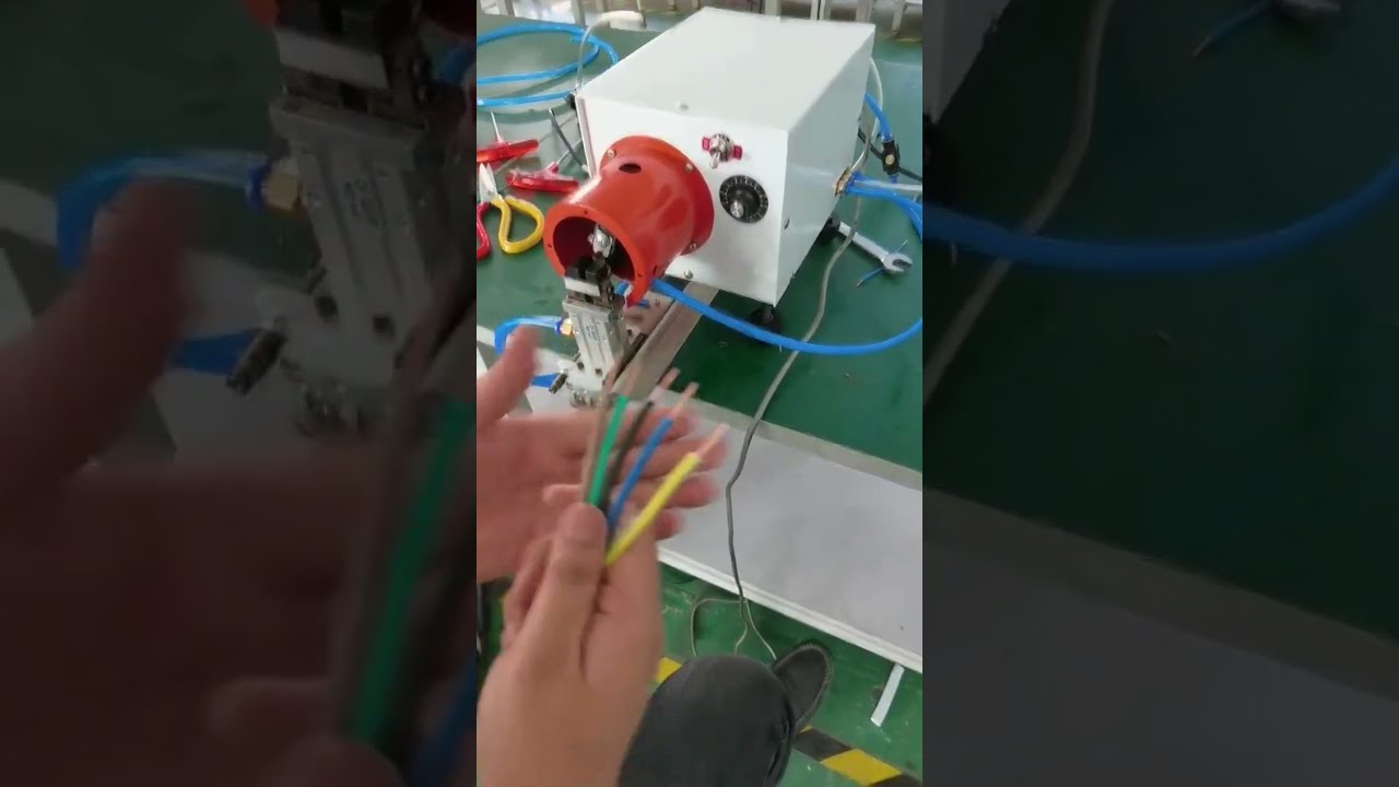 Abisoliermaschine & Kabelverdrillmaschine in Aktion – Echte Aufnahme | Fabrikautomation #Maschine #Werkzeuge