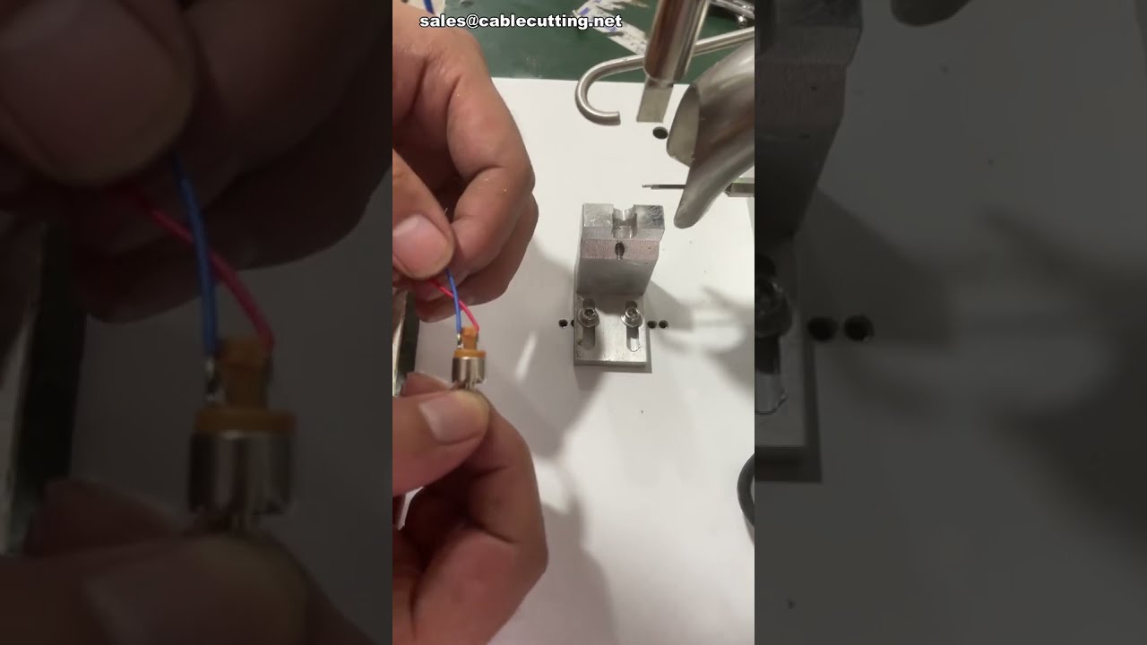 Präzisions-Lötmaschine für Audiostecker – Fabrikautomatisierung