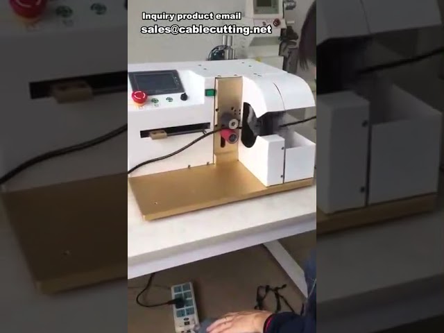 Kabelabklebemaschine – Isolierband- und Elektrobandwickelmaschine für industrielle Automatisierung