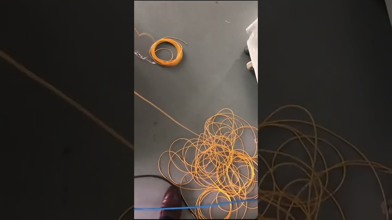 Automatische Dreikopf-Crimp-Maschine für Kabelenden - Hochgeschwindigkeits-Präzisionscrimpen