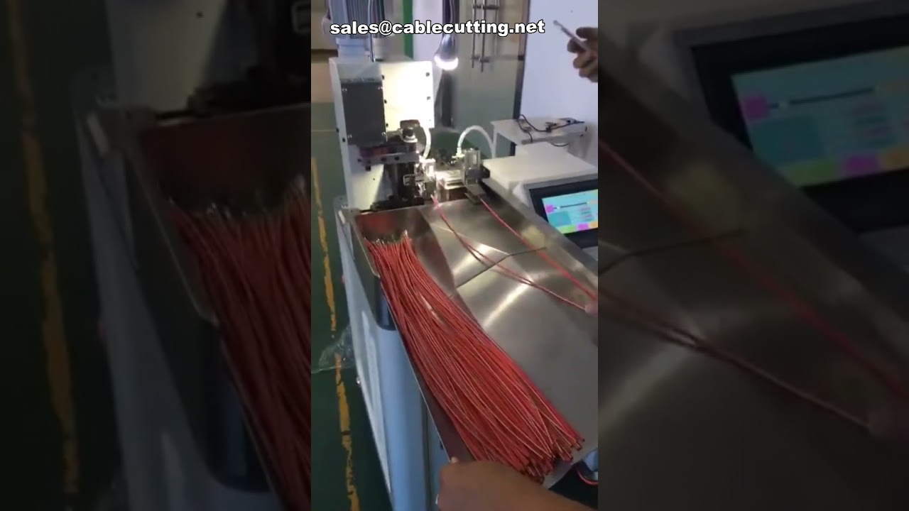 Automatische Terminal-Press- und Crimp-Maschine – Komax Hochgeschwindigkeits-Kabelverarbeitung