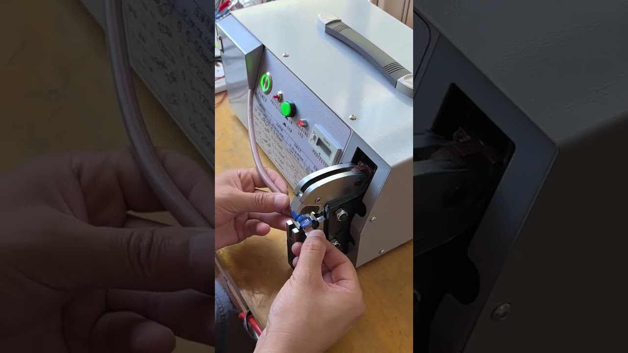 Müheloses Crimpen großer vorisolierter Kabelschuhe mit elektrischer Crimpzange #Fabrik #Maschine