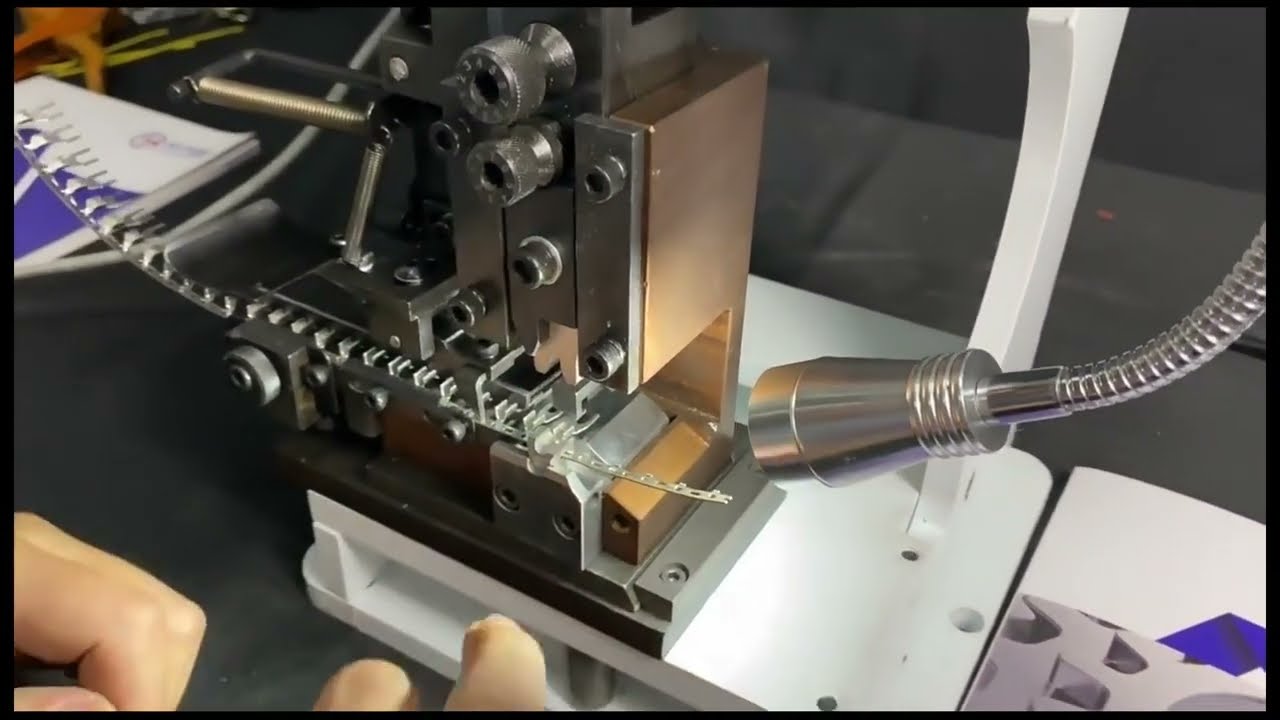 Super-Leise 15t Elektrische Crimpmaschine für isolierte Kabelschuhe & Aderendhülsen – inkl. vieler Matrizen